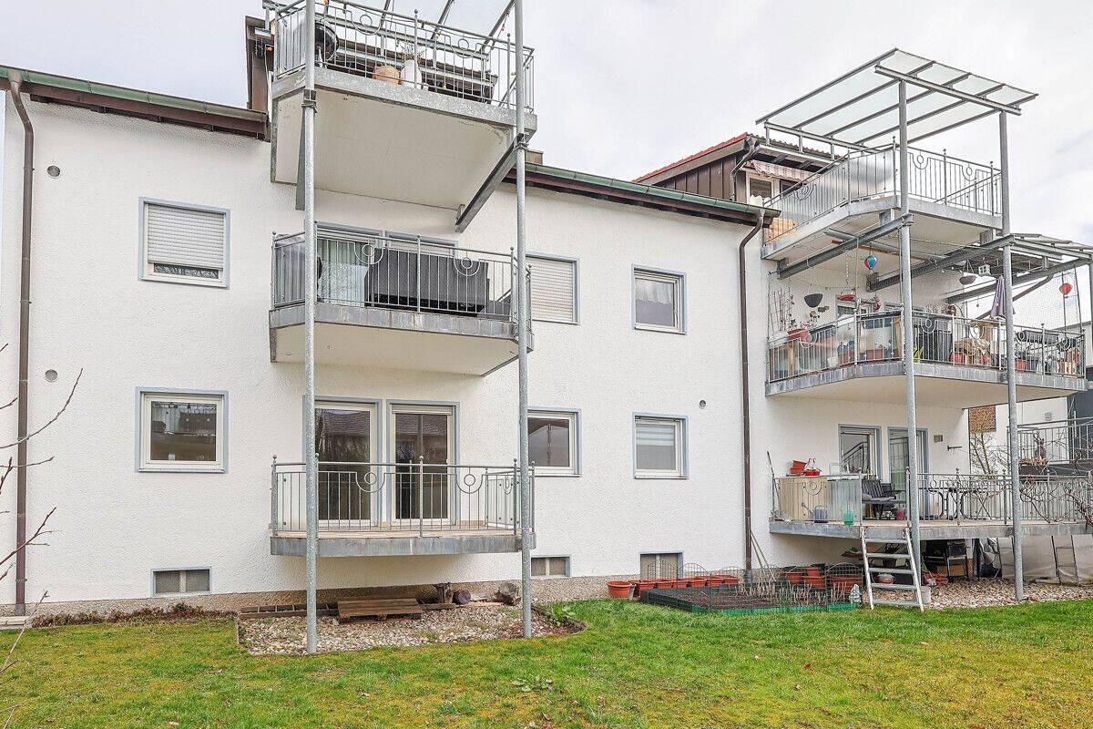 Tolle 3-Zimmer-Wohnung mit Balkon im alten Westviertel – 85049 Ingolstadt – Bild 1 von 7