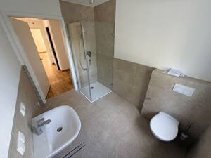Erstbezug im klimafreundlichen Neubau (KfW 40 QNG): 3-Zimmer-Wohnung mit Südterrasse in Regensburg – 93053 Regensburg – Vorschaubild 6