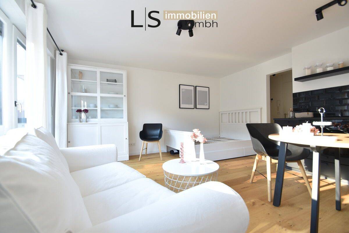 *Exklusives Apartment - vollständig möbliert, mit Balkon & Stellplatz!*