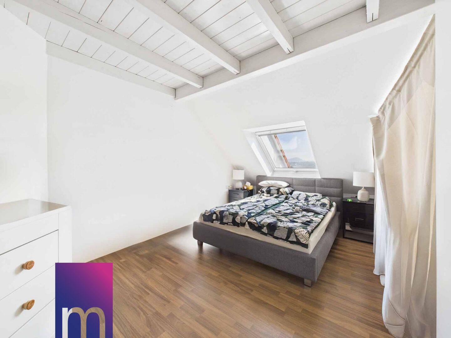 Besondere 4,5-Zimmer-Maisonette-Wohnung mit viel Licht und traumhaftem Ausblick! – Wernau (Neckar) – Vorschaubild 4