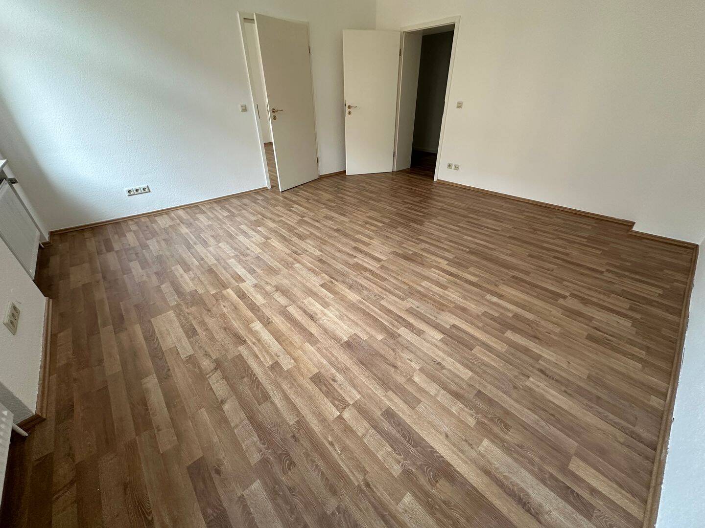 2,5 Zi.- Whg. im 1. OG - perfekt für 2er-WG's - offene Tageslichtküche ! – Chemnitz – Vorschaubild 5