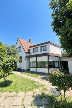 Doppelhaushälfte mit großem Garten in ruhiger Wohnlage von Dresden mit großem
