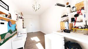 Charmante Dachgeschosswohnung mit Balkon, Gemeinschaftsgarten und Tiefgaragenstellplatz in O-Menzing – 81245 München – Vorschaubild 7
