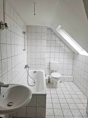 ***Gemütliche Dachgeschosswohnung im Herzen von Oberhausen sucht nette Mieter*** – 46047 Oberhausen – Vorschaubild 6