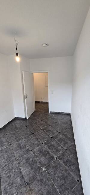 Sehr schöne renovierte 3 Zimmer Wohnung in Gelsenkirchen zu vermieten – 45881 Gelsenkirchen – Vorschaubild 4