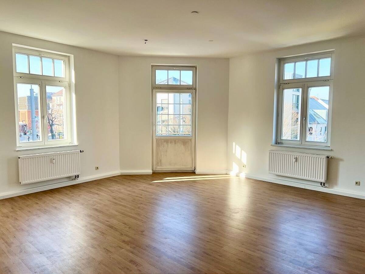 ++ Große 3 Raumwohnung mit 3 Balkonen in der Dresdner Neustadt zu mieten! ++ – 1099 Dresden – Bild 1 von 7
