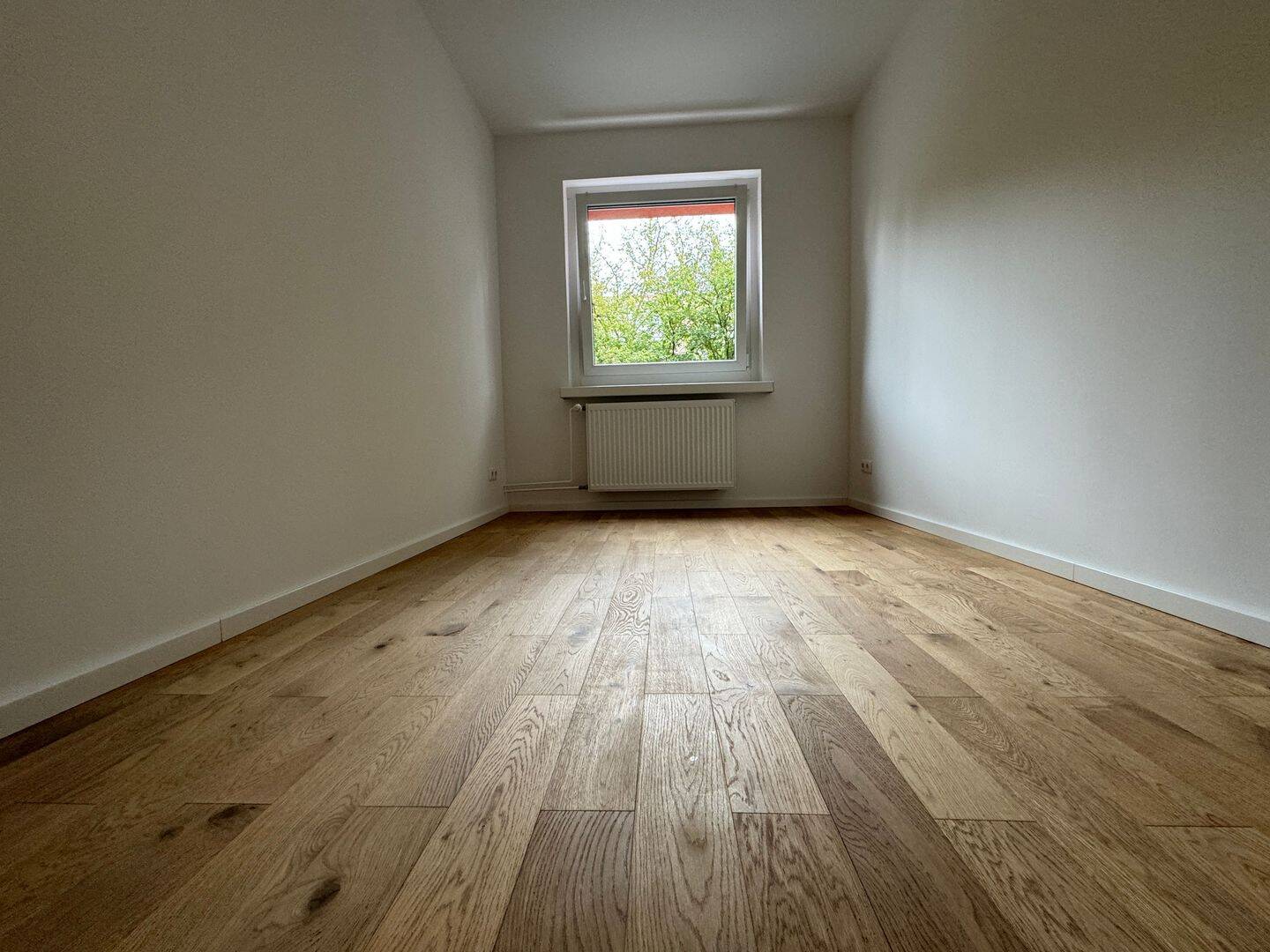 TOP 3-ZIMMER WOHNUNG, HOCHWERTIG SANIERT, MIT NEUER EINBAUKÜCHE, WESTBALKON – Berlin – Vorschaubild 5