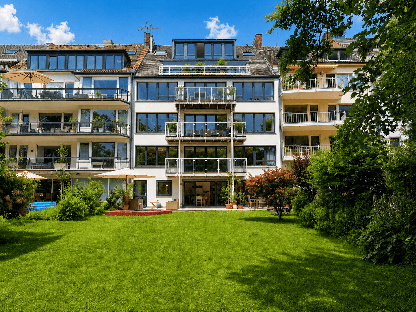 Außergewöhnliche Duplexwohnung mit Privatgarten und Parkzugang im Herzen des Zooviertels