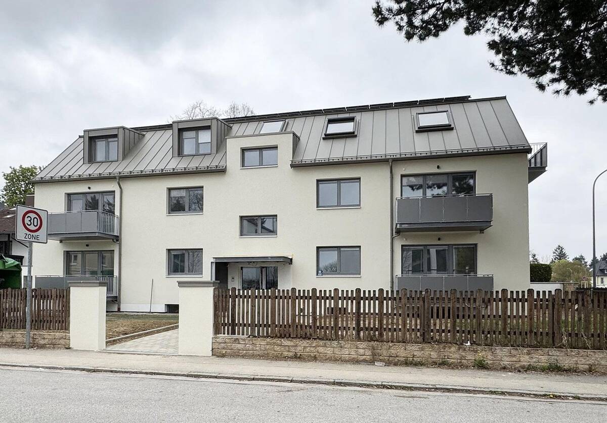 Erstbezug nach Kernsanierung: Gemütliche 3-Zimmer-DG-Wohnung in München-Trudering - WE 7 – 81825 München – Bild 1 von 9