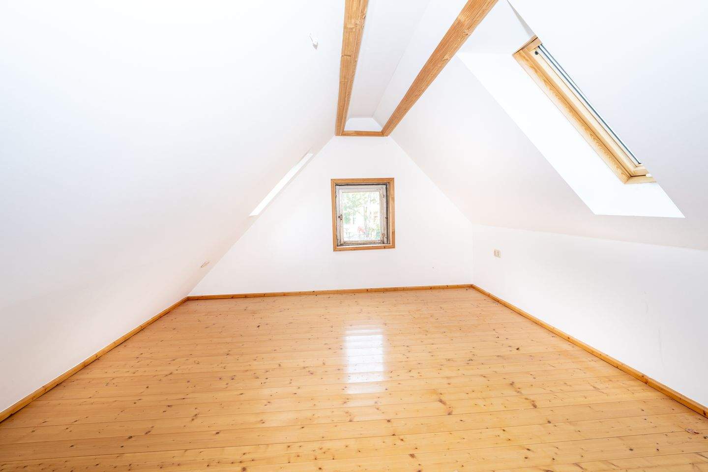 Repräsentative Dachgeschoss Büroeinheit in historischer Villa im Westviertel – Jena – Vorschaubild 5