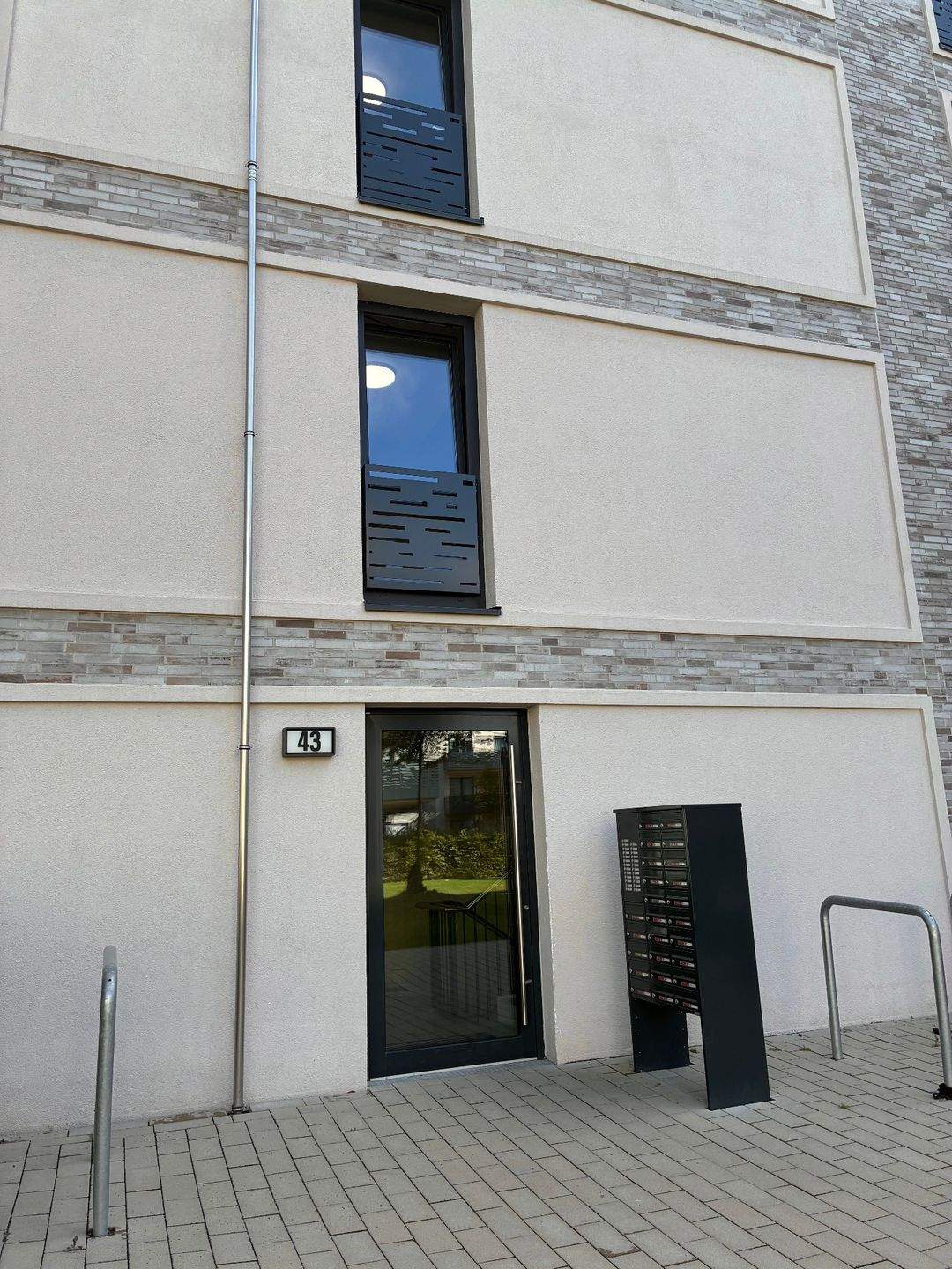 47125/13  Moderne 1-Zi. Wohnung im Neubau von Düsseldorf Rath sucht neuen Mieter! Bitte beachten Si