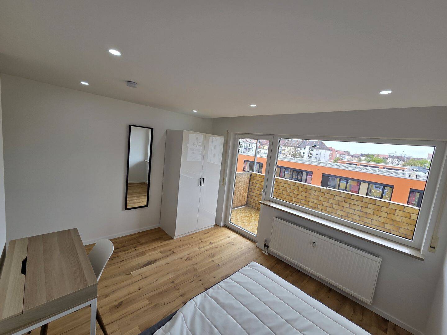 neu renoviertes & möbliertes WG Zimmer in Nürnberg