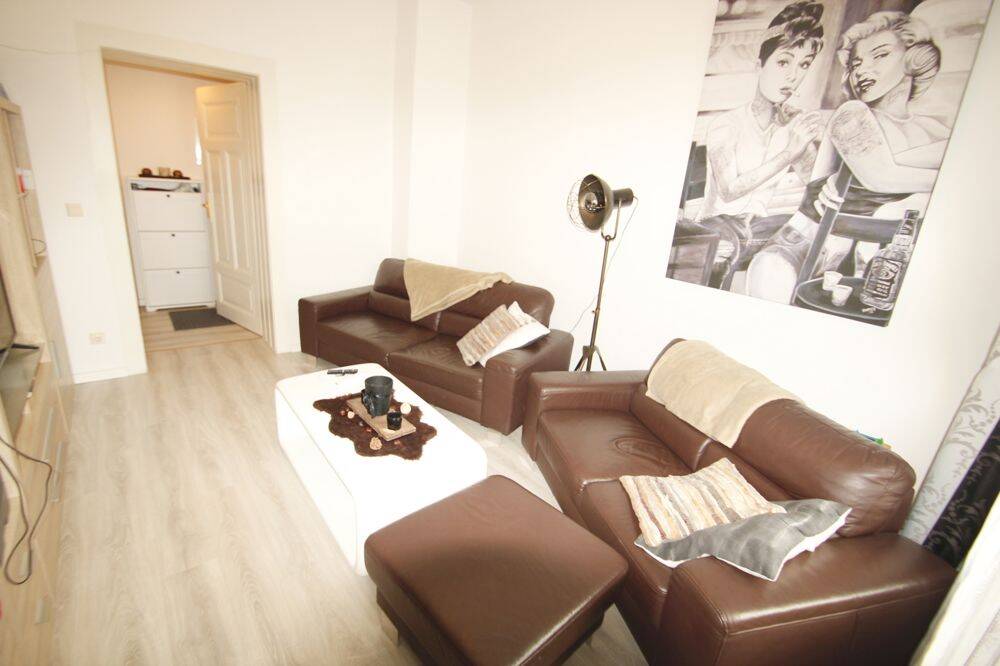 AnKaSa GmbH*Balkon*EBK*Stellplatz mgl: 2 Zimmer Wohnung*2.OG*Wohnküche*Bad mit Wanne*frei 01.09.2026 – Leipzig – Bild 1 von 9