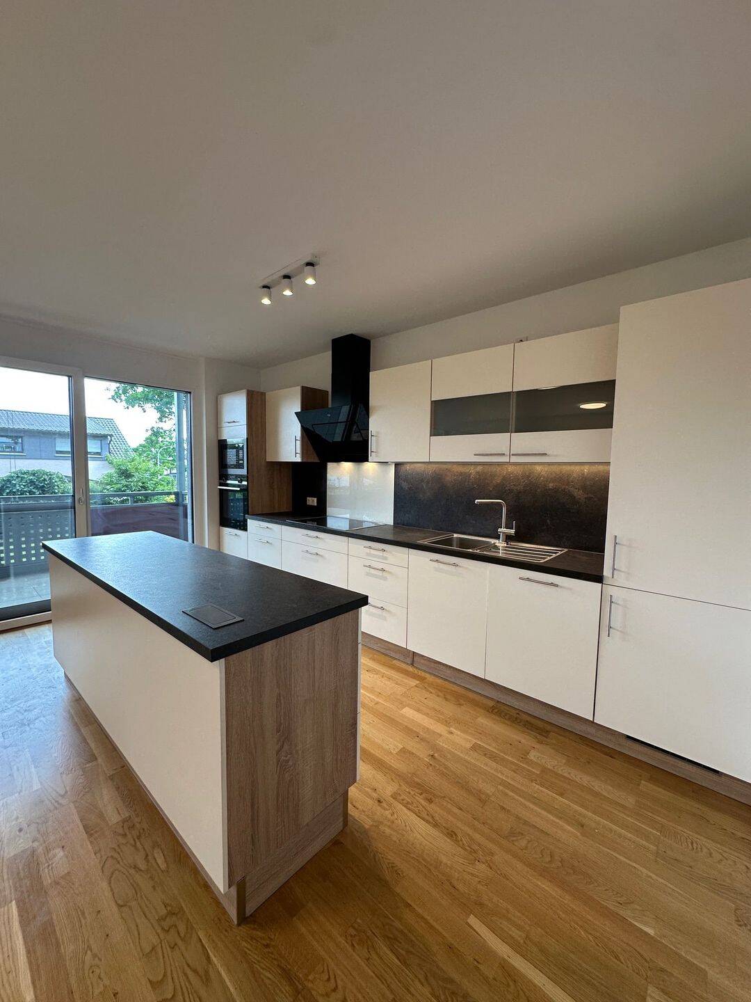 Moderne 4,5-Zimmer-Wohnung mit ca. 137 m², luxuriöser Ausstattung und Süd-Balkon – barrierefrei