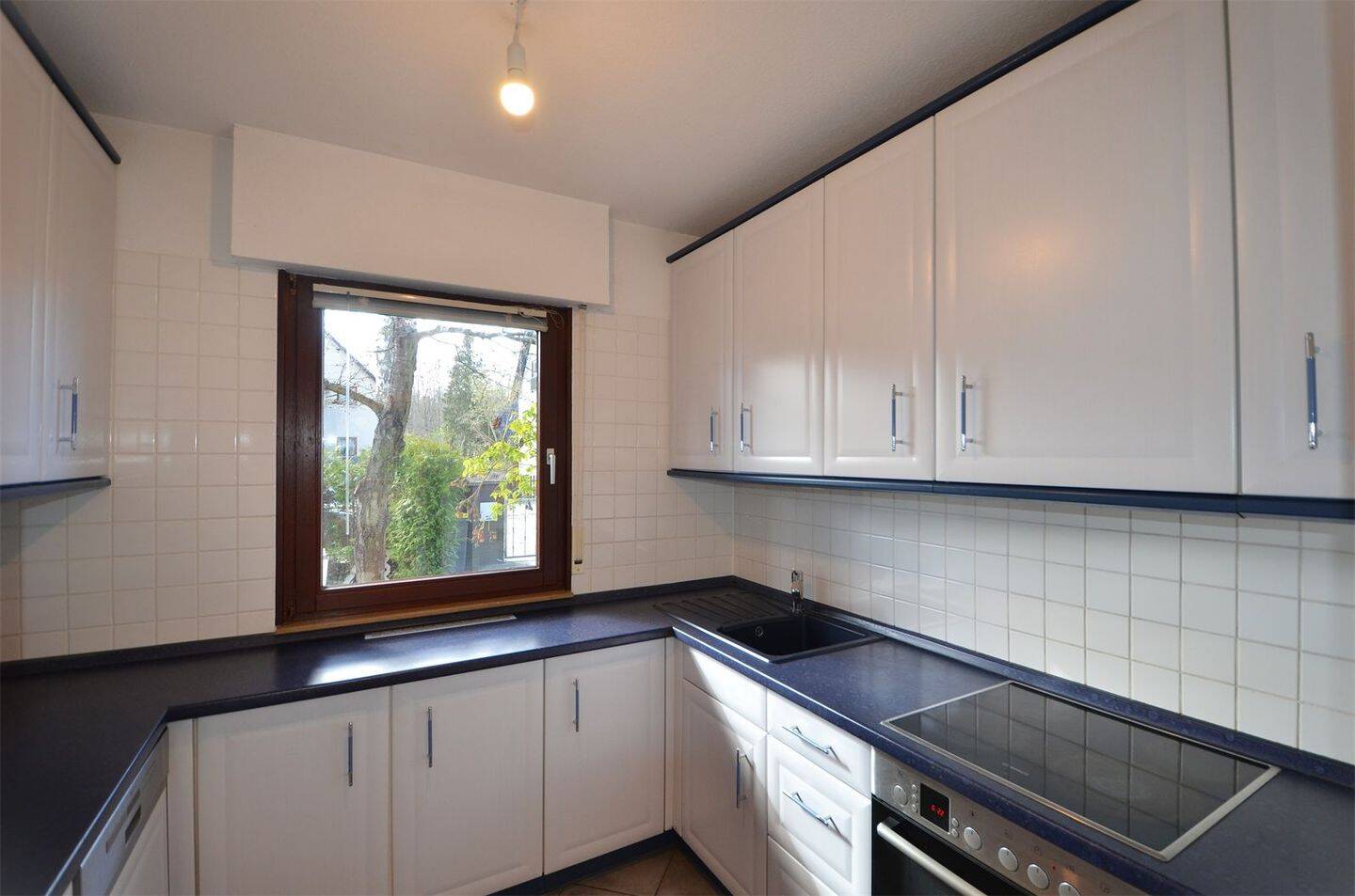 Familienfreundliches Fertighaus mit viel Platz, Terrasse und Balkon – Berlin – Vorschaubild 5