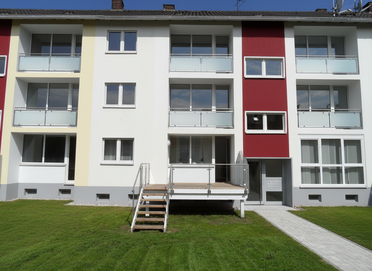 Eigenheim + Kapitalanlage: 5 Familienhaus mit Terrasse, Balkone und Garten – Duisburg – Bild 1 von 9