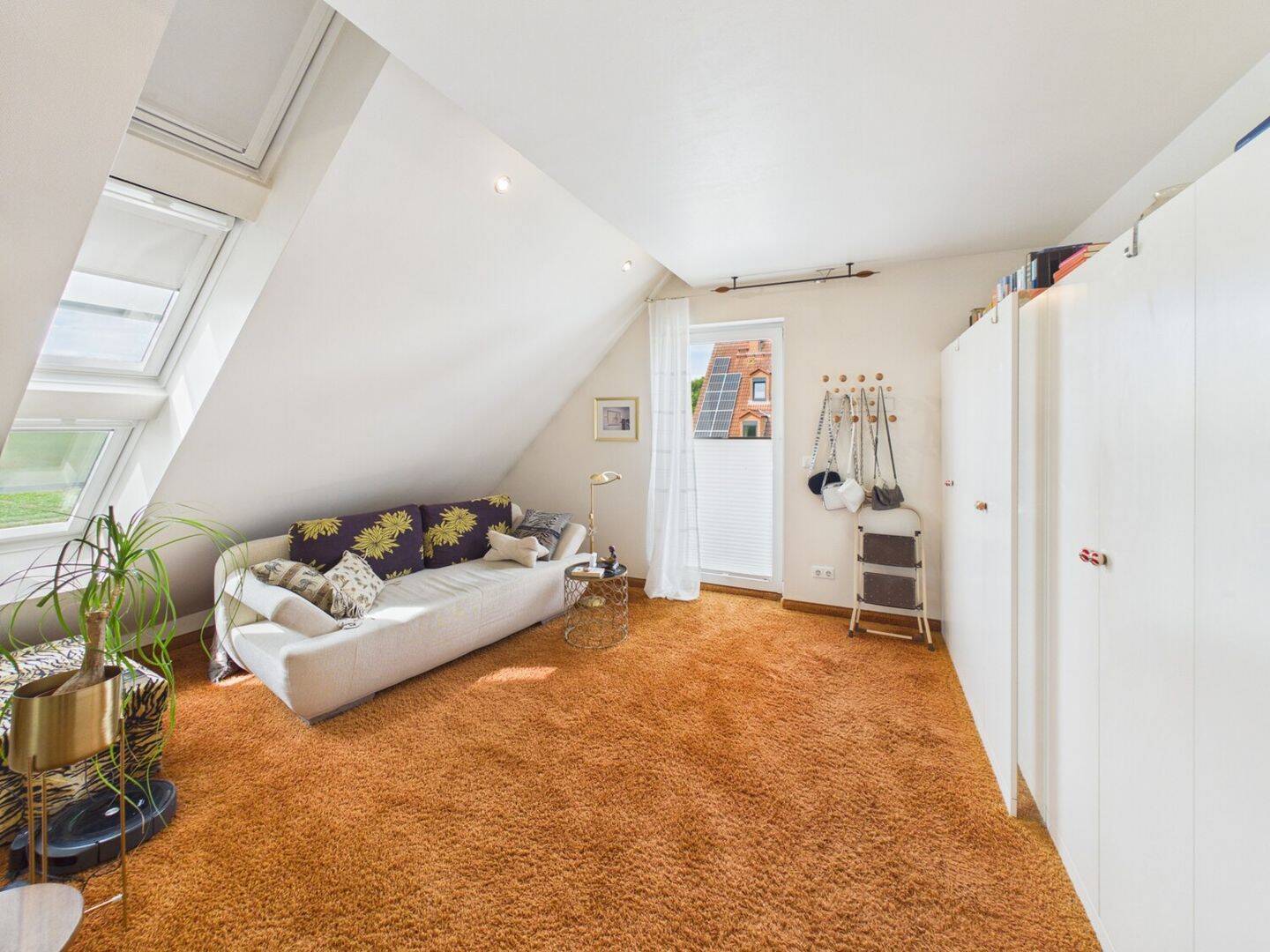 Moderne Doppelhaushälfte mit Garage, 2 Stellplätzen und Gartenidylle in unmittelbarer Feldrandlage – Mainz – Vorschaubild 8
