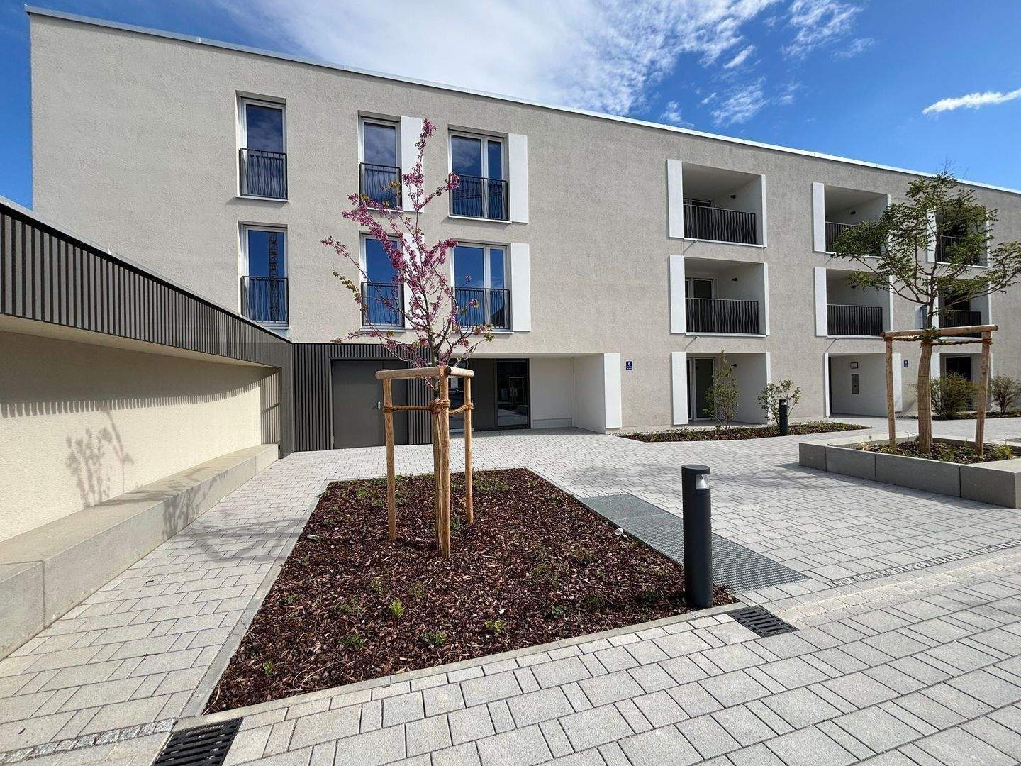Großzügige 4-Zimmer-Wohnung mit Wintergarten – München – Vorschaubild 8