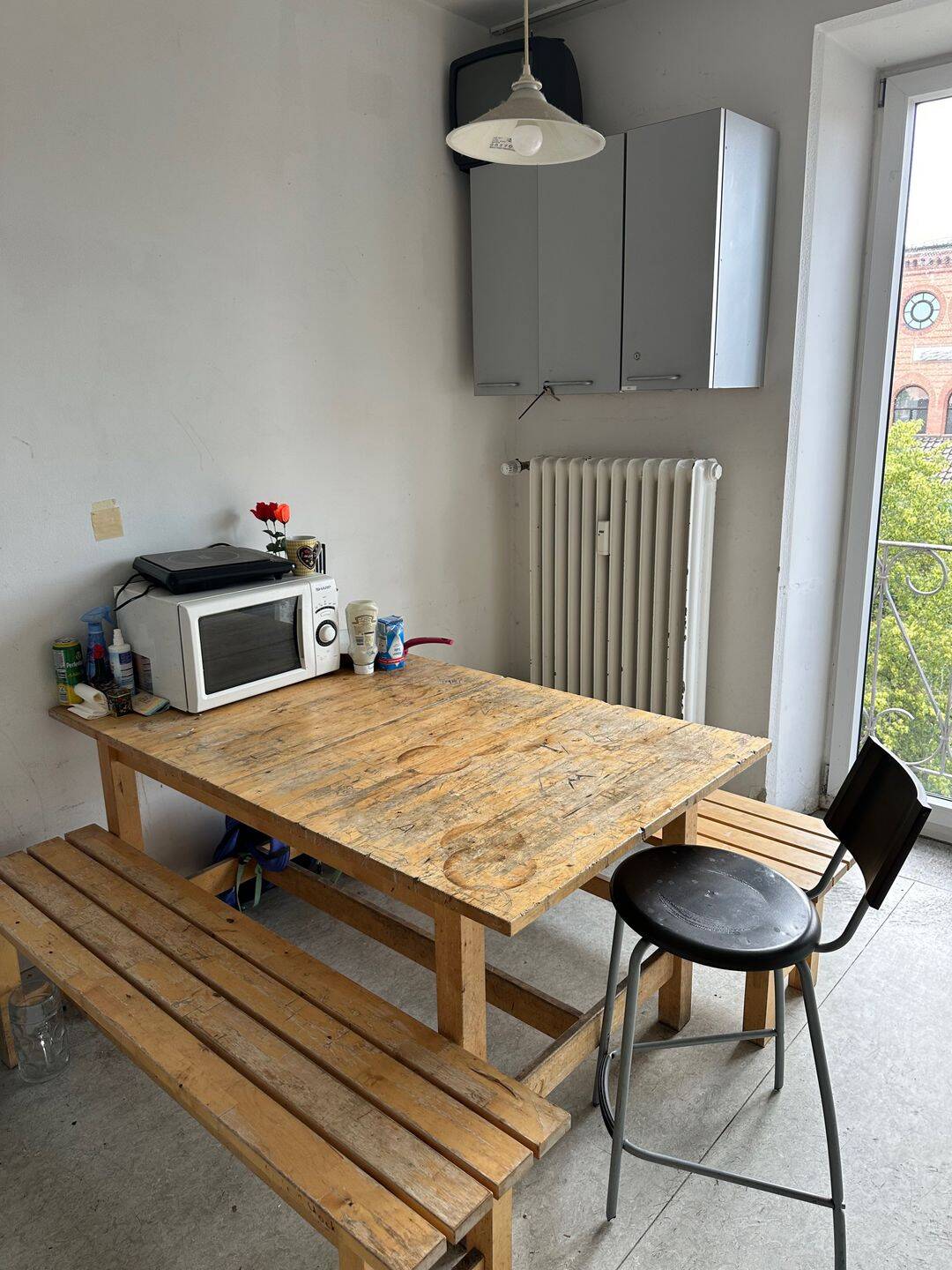 Helles, möbliertes Studentenzimmer mit eigenem Waschbecken in zentraler Lage – München – Vorschaubild 5