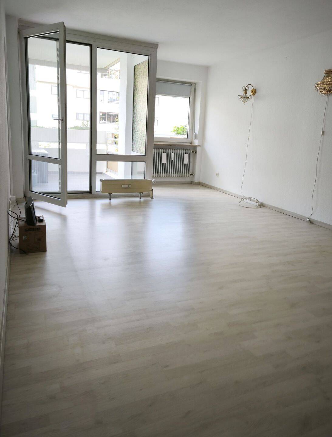 Uni-Viertel: Schöne 2-Zimmer-Wohnung, sonniger West-Balkon, Aufzug, Garage in TG, zur Selbstnutzung oder Vermietung – Augsburg – Vorschaubild 2