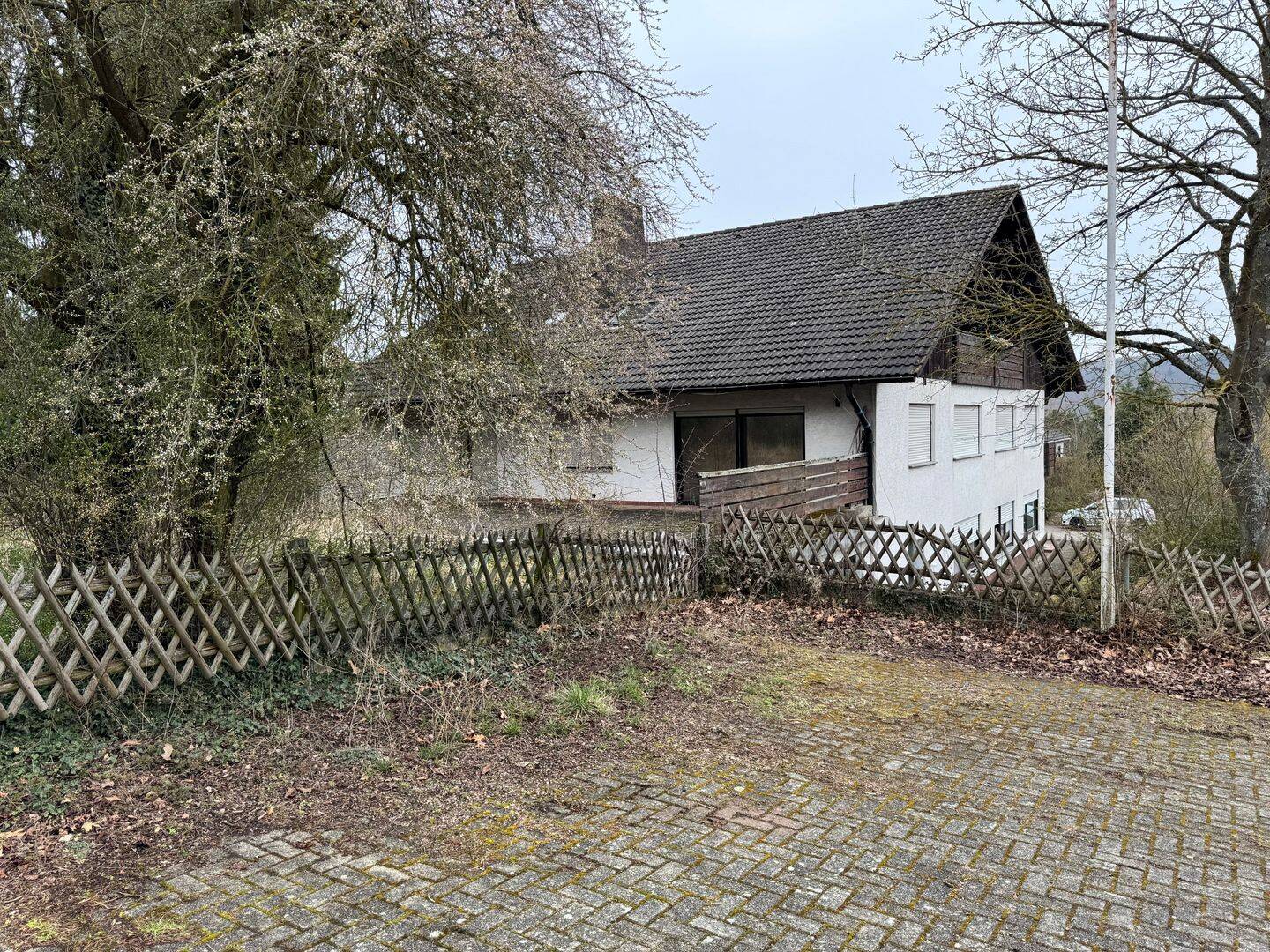 Wohnraum mit Substanz und Potenzial - MFH mit 7 Wohneinheiten, großem Grundstück und Garage – Bad Zwesten – Vorschaubild 6