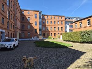 ...geräumige 4-Raum Dachgeschoss Wohnung mit Balkon und Stellplatz in der ehemaligen Senffabrik – 39108 Magdeburg – Vorschaubild 3