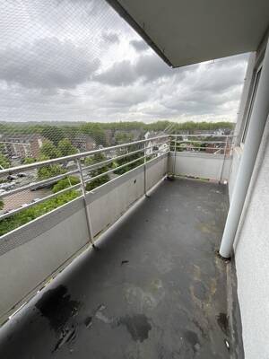 Zentral gelegene 2-Zimmer-Balkonwohnung mit neuem Laminat - jetzt 500EUR Einkaufsgutschein sichern! – 47179 Duisburg – Vorschaubild 7
