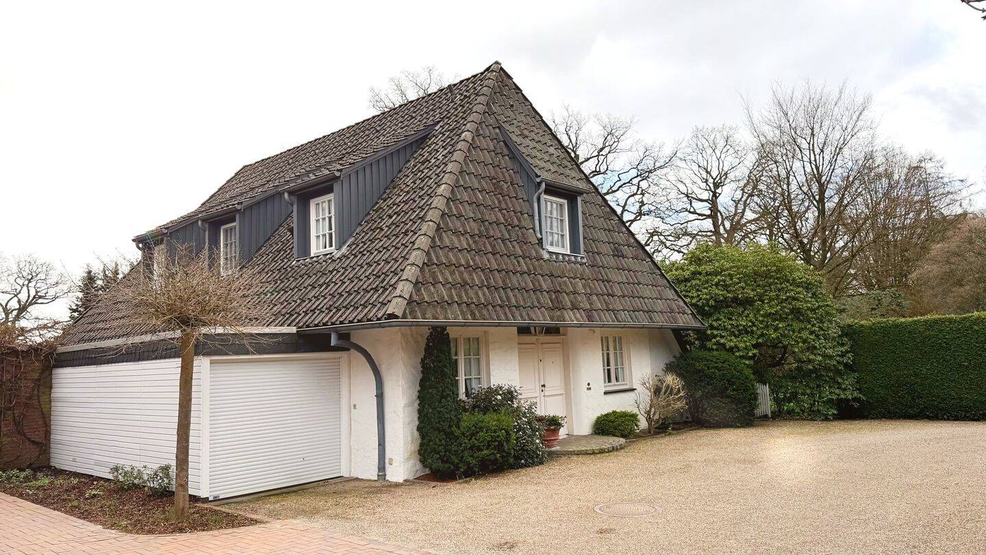 RESERVIERT! Exklusives Wohnen in Oberneuland - Freistehendes Einfamilienhaus mit Kamin und Garage – Bremen – Vorschaubild 3
