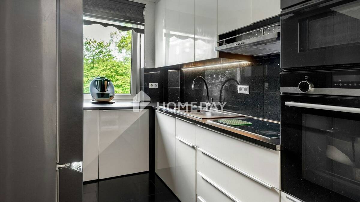 Helle 3-Zimmer-Wohnung mit Südwest-Loggia und Blick ins Grüne – 22145 Hamburg – Bild 1 von 9
