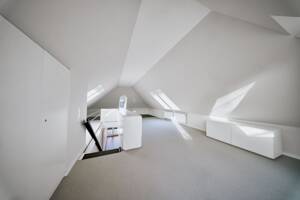 Wohnen mit Charakter: Hochwertiges 5-Zimmer-Maisonette-Loft nahe der Waitzstraße – 22607 Hamburg – Vorschaubild 9