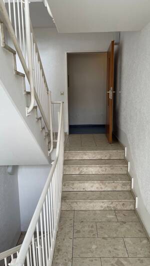 Ruhig und grün gelegene frisch renovierte 1 Zimmer Wohnung mit Balkon nahe Adlershof und Schönefeld – 12524 Berlin – Vorschaubild 2