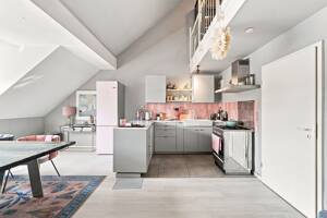 Charmante Maisonettewohnung im historischen Gutshof mit direkter Rheinnähe im Kölner Norden – 50769 Köln – Vorschaubild 8