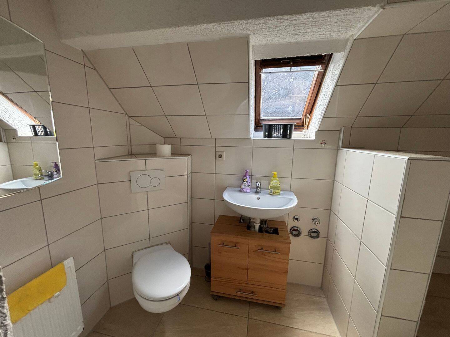Praktische 1,5 Zimmer Dachgeschosswohnung – Heidenheim an der Brenz – Vorschaubild 3