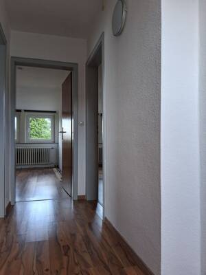 Wohnen mit Charakter: Gepflegte Doppelhaushälfte in BS -Terrasse u. Beet dazu. Ohne Gartennutzung. – 38104 Braunschweig – Vorschaubild 3