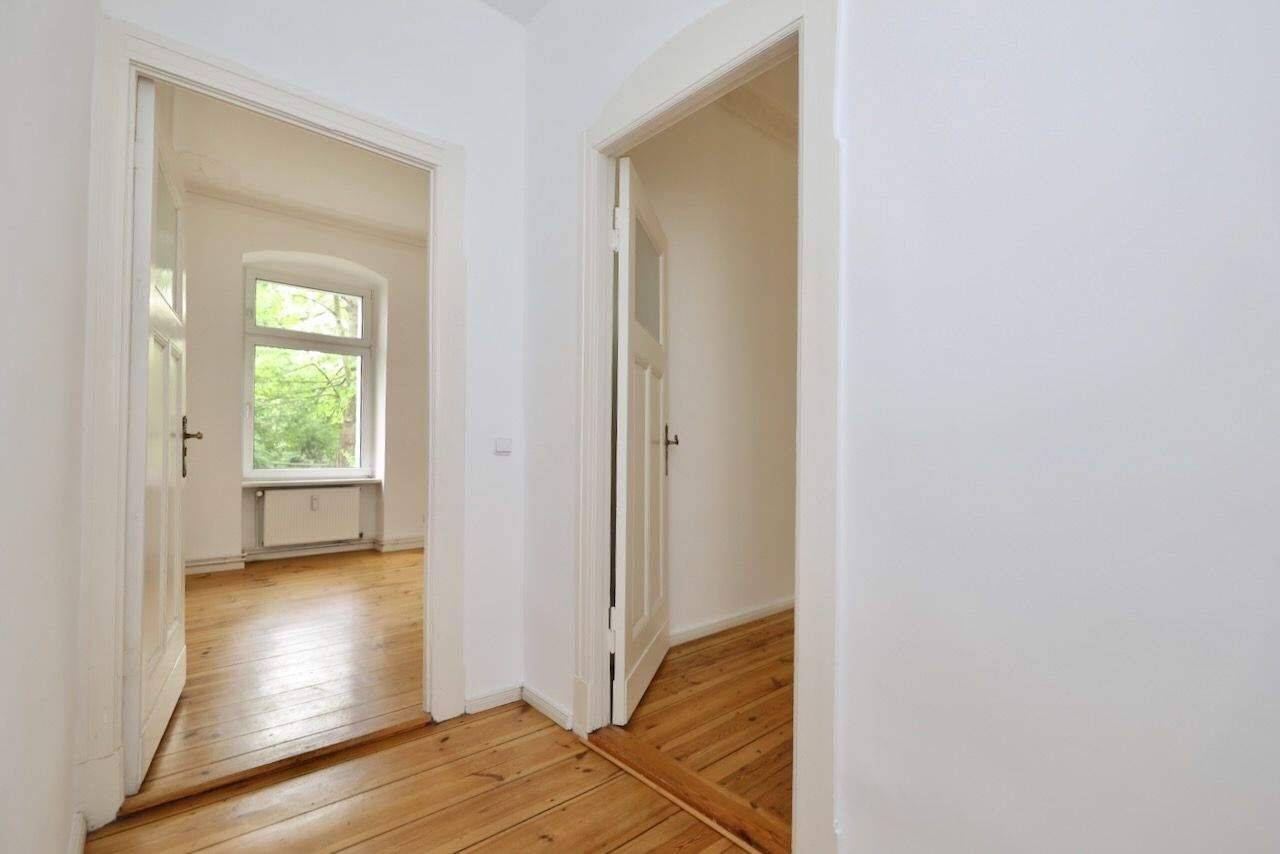 SCHÖNER ALTBAU MIT BALKON - STUCK, DIELEN & HOHE DECKEN - HÜBSCHER GEMEINSCHAFTSGARTEN – Berlin – Vorschaubild 3