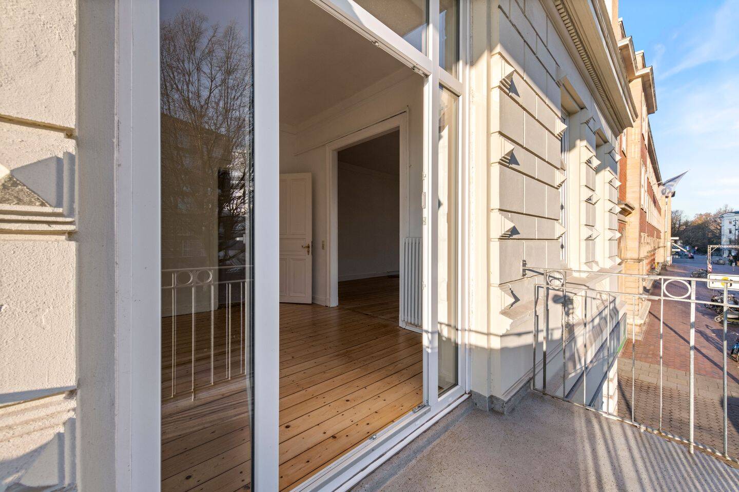 Stilvolle Altbauwohnung in Altona mit hohen Decken, Dielenboden und Balkon – Hamburg – Vorschaubild 5