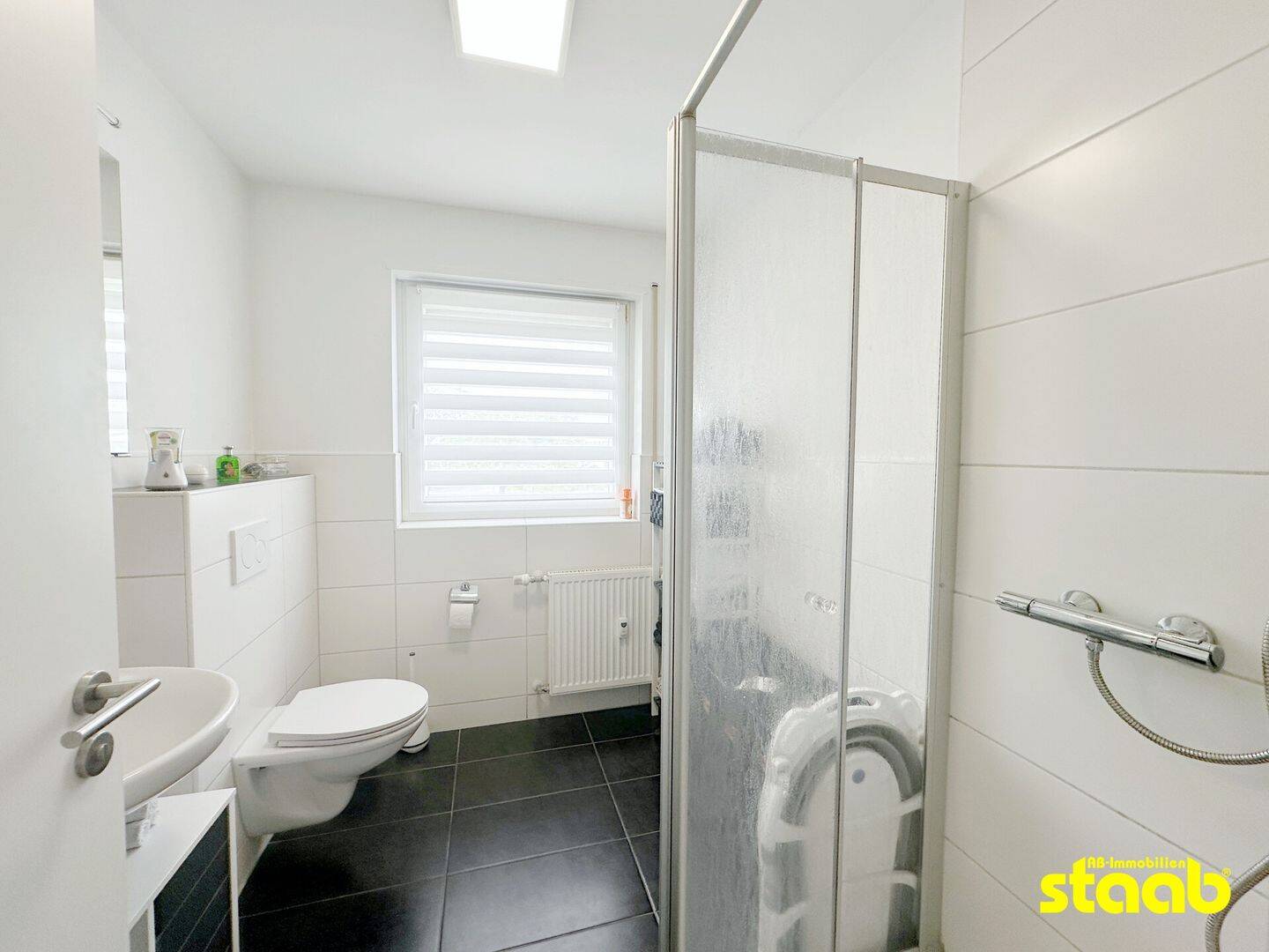 Gepflegte 3-Zimmer-Wohnung mit Balkon, Garage, Keller & ausgebautem Dachzimmer in Leider – Aschaffenburg – Vorschaubild 8