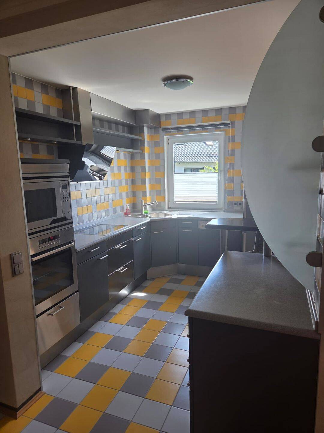 Attraktive 105-qm-Wohnung in ruhiger Lage mit hervorragender Anbindung in Nürnberg – Nürnberg – Vorschaubild 7