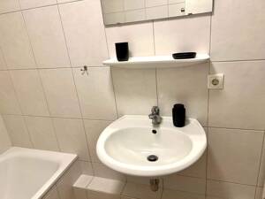 Großzügige 1-Zimmer-Dachgeschoss-Wohnung Saniert mit Aufzug und Stellplatz – 24103 Kiel – Vorschaubild 9