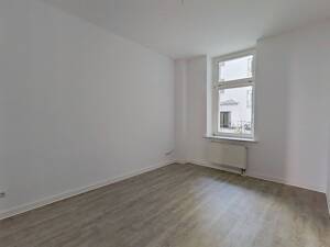 Die Blätter fallen, Ihre Mietkosten auch - Einziehen und 1 NKM sparen: Geräumige 4-Zimmer-Wohnung mit sonnigem BALKON im historischen Breitenweg – 39104 Magdeburg – Vorschaubild 8