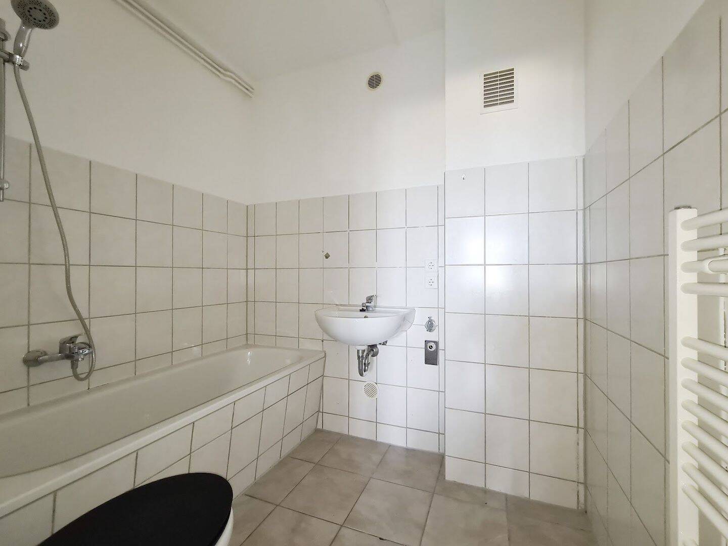Helle 4 Zimmerwohnung mit großem Balkon und Ausblick – Freiberg – Vorschaubild 8