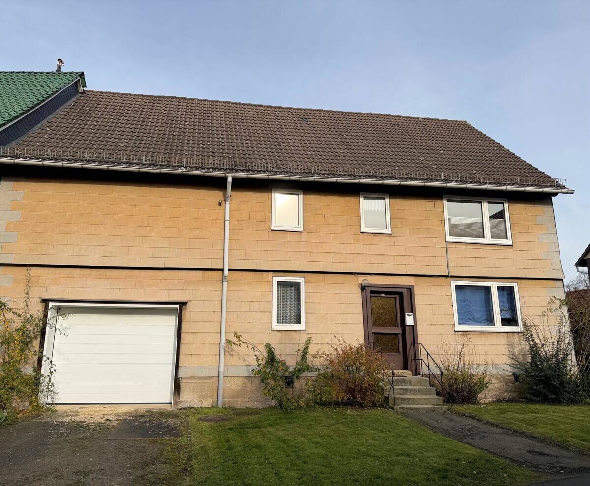 !PROVISIONSFREI! Einfamilienhaus in Staufenberg-Landwehrhagen (6 Zi) - wohnlich & gepflegt in der Dorfmitte ++ Balkon, Garten, Garage, Kaminanschluss, – Staufenberg – Vorschaubild 2