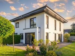 Exklusives Einfamilienhaus mit Smart Home und stilvoller Architektur