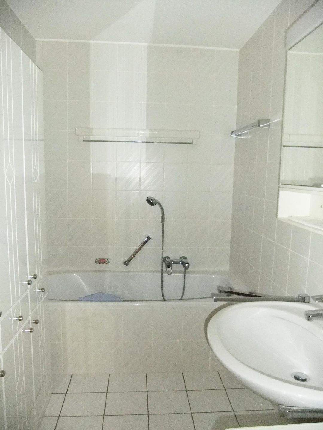 Großzügige 3,5-Zimmer-Wohnung mit 2 Balkonen, Regensburg-West – Regensburg – Vorschaubild 6