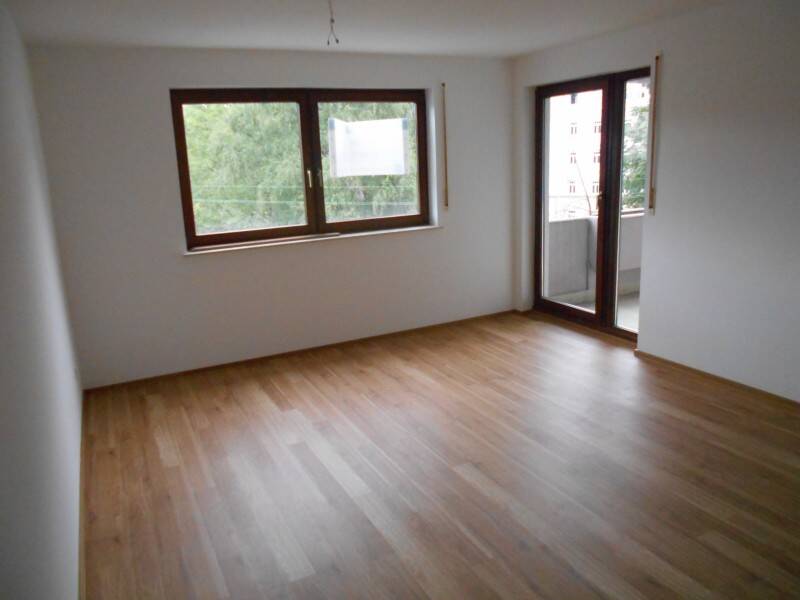 VERMIETETE 2 ZIMMERWOHNUNG - BALKON - EINBAUKÜCHE - LIFT - 2. OG - N-WÖHRD