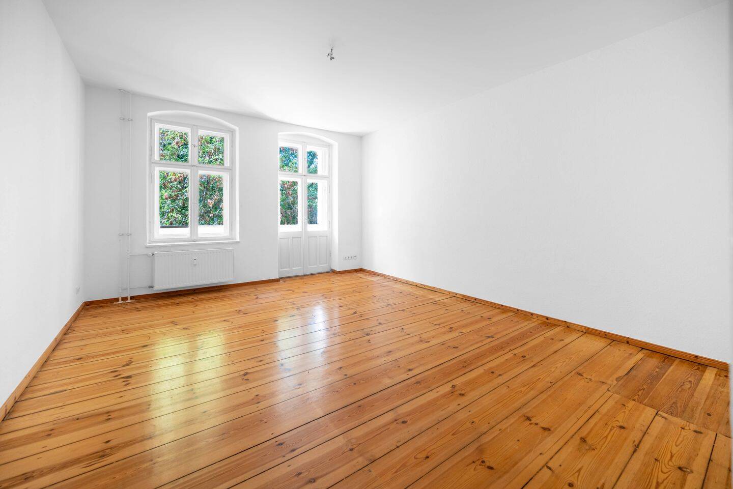 ?? Erstbezug nach Sanierung - sensationelle 2 Zimmer Altbau Wohnung mit Balkon im Hinterhaus – Berlin – Vorschaubild 2