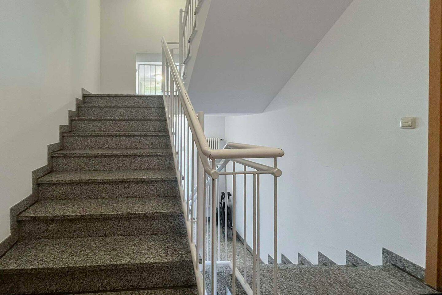 Vermietete 2-Zi.-Wohnung mit Eckbalkon und TG-Stellplatz in Dresden-Gompitz – Dresden – Vorschaubild 8