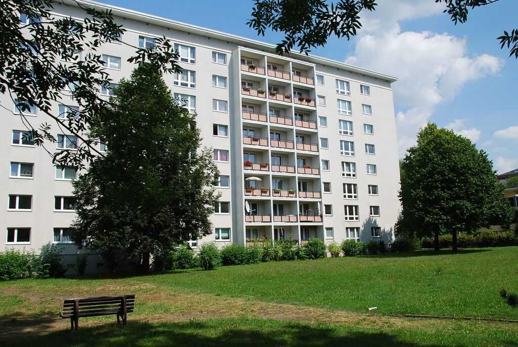 Modernisierte 4-Raum-Wohnung mit Blick zum Theaterplatz – Chemnitz – Vorschaubild 4