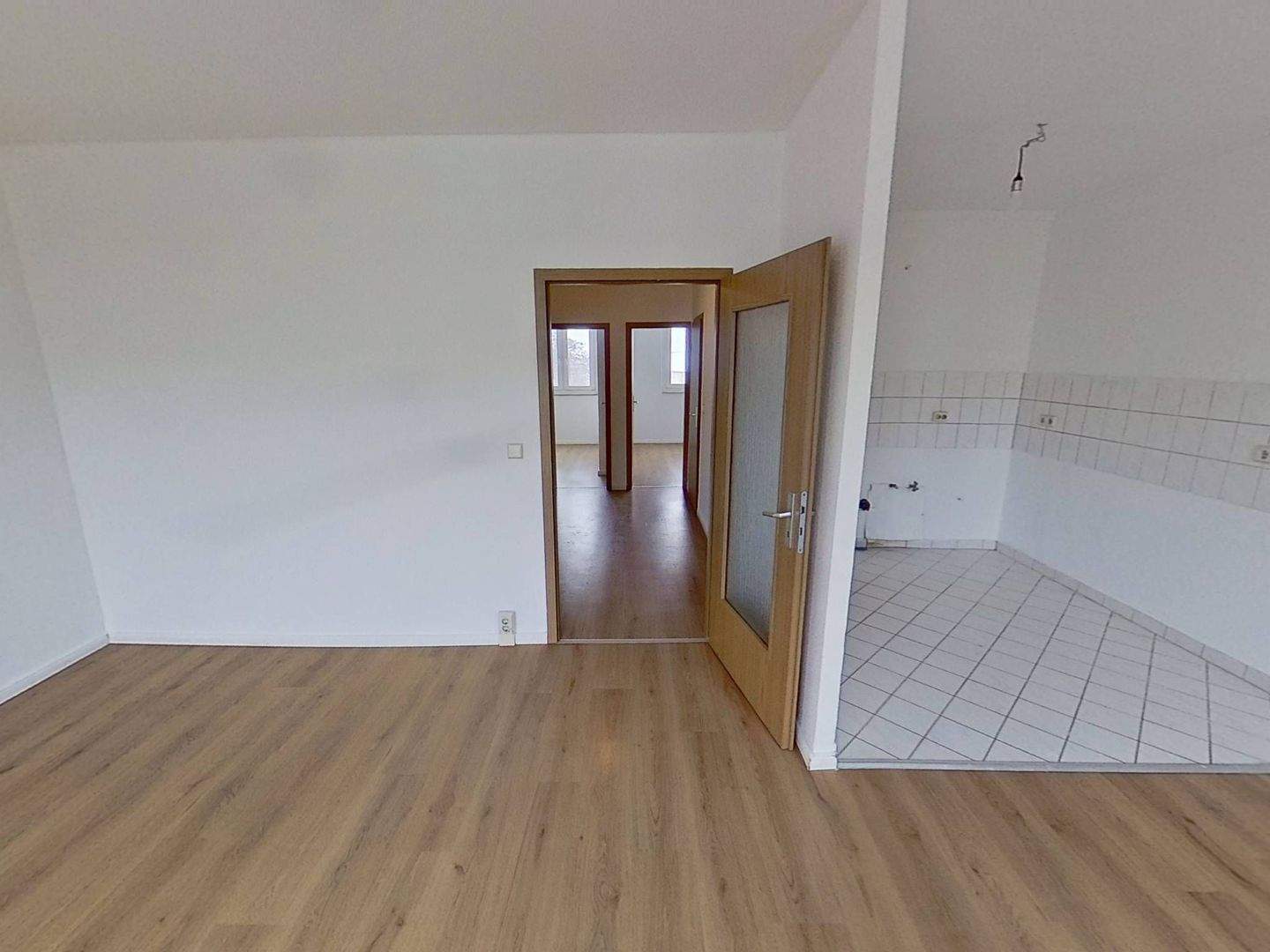 Ein Ort zum Wohlfühlen: 3-Zimmer-Wohnung mit BALKON und Wannenbad – Magdeburg – Vorschaubild 4