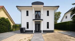 Berlin-Lichtenberg - Erstbezug 2026 - exklusive Stadtvilla mit Wohnkomfort mit Balkon & Garten !